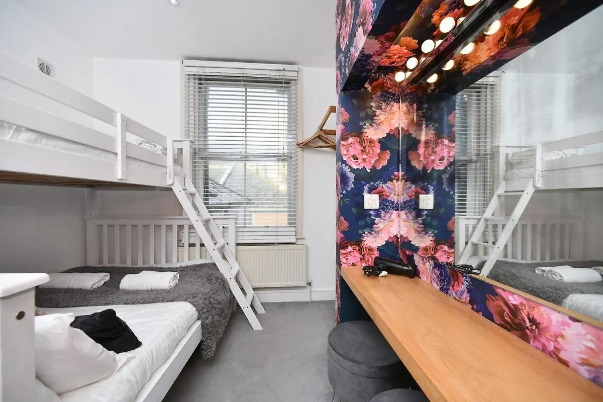 בית נופש Brighton Central Stay